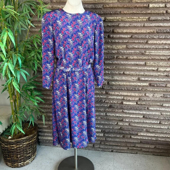 Vintage Liz Claiborne Blue Floral Modest Belted Shirtwaist Dress Size 16 - Picture 9 of 10